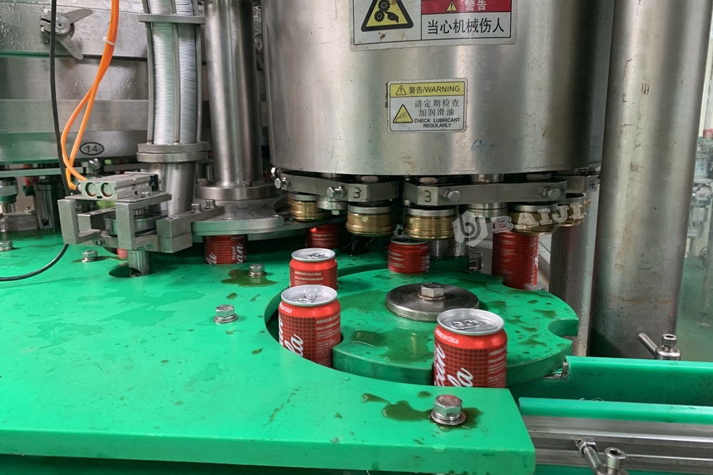 aluminum can filling sealing machine carbonated soft drink1.jpg