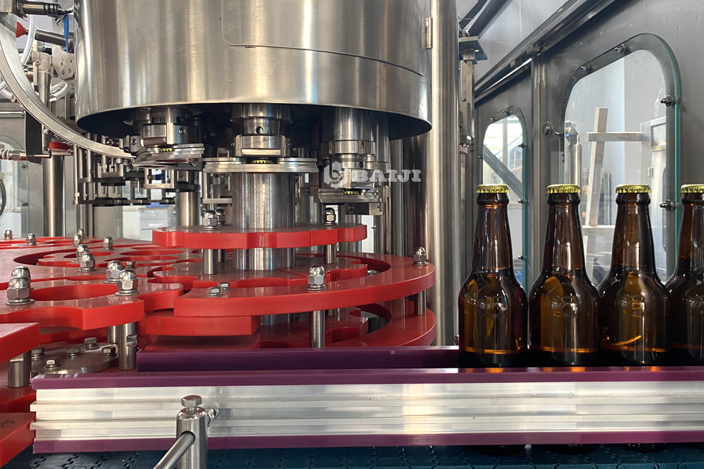 glass bottle craft beer filling capping machine crown cap máquina de llenado de cerveza 4.JPG