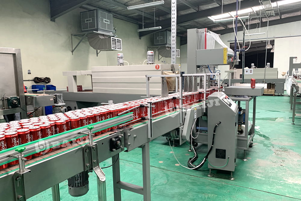 tin can aluminum can fruit juice coffee beveage PE film packing packaging wrapping machine.jpg