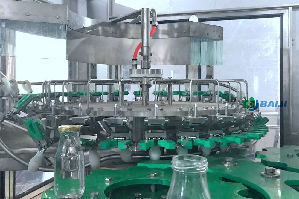 glass bottled fruit juice filling and capping machine6.jpg