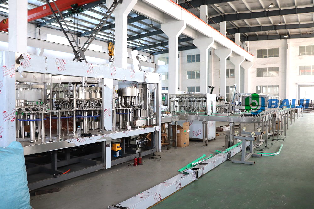 carbonated soft drink sparkling water soda water filling capping bottling machine 5.jpg