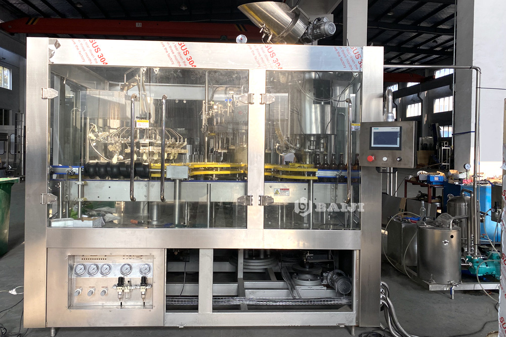glass bottled craft beer filling and capping machine crown cap.JPG